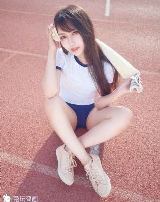 年轻的邻居少妇